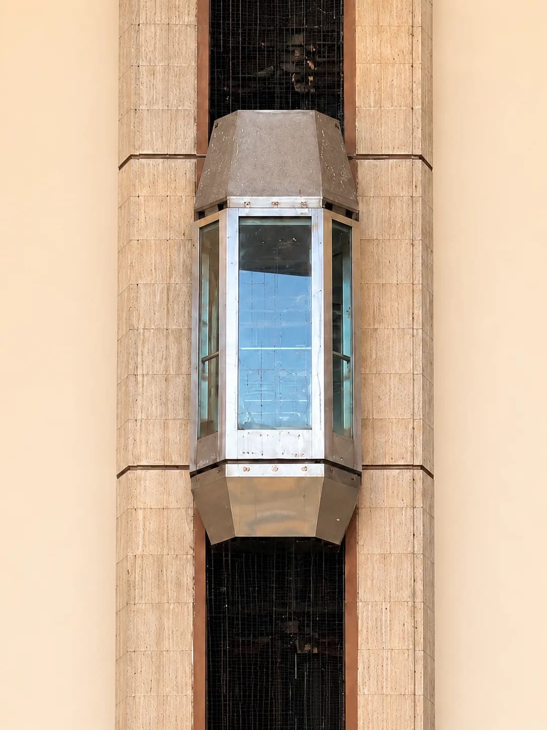 Capsule Lift / Capsule Elevator